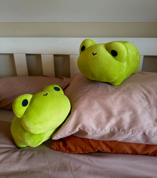 Munch the Frog Plush©